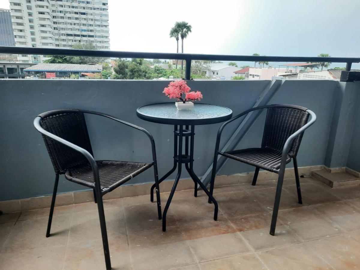 Happy Beach Jomtien Guesthouse Exterior foto